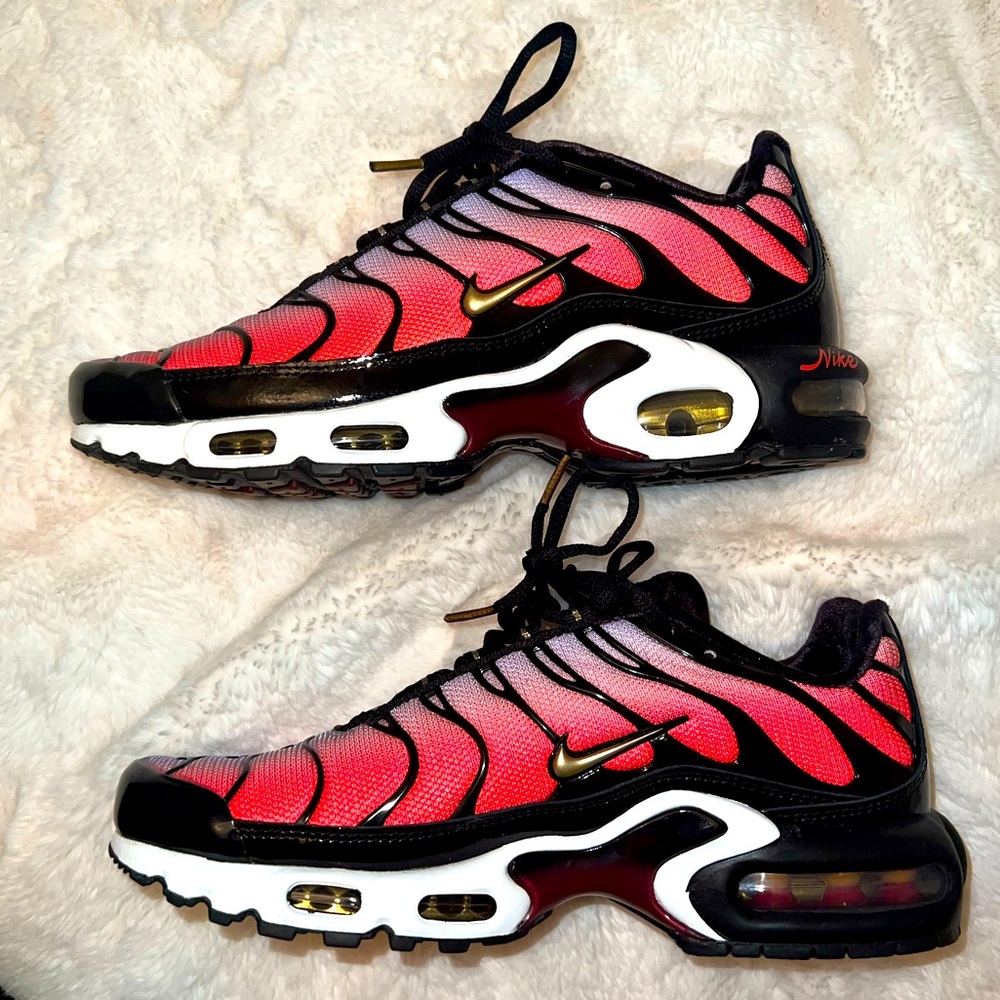 NIKE AIRMAX PLUS